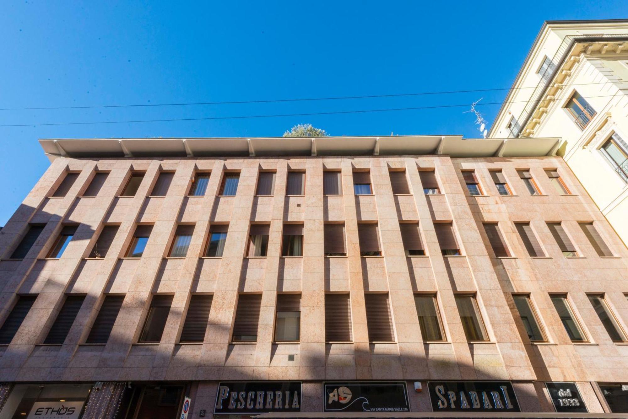 Duomo Dietro L'Angolo Apartment Milan Exterior photo